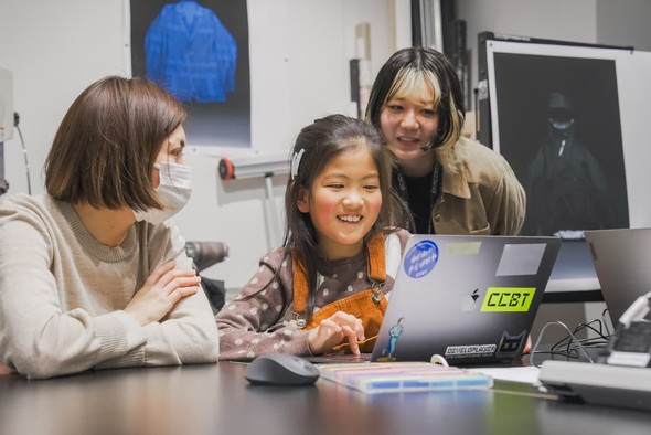 ワークショップに参加する親子のようす